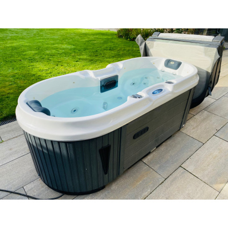 Spa 2 persoons merk Balboa (3 jaar gebruikt)