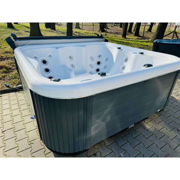 Spa 6 persoons merk Balboa (gebruikt)