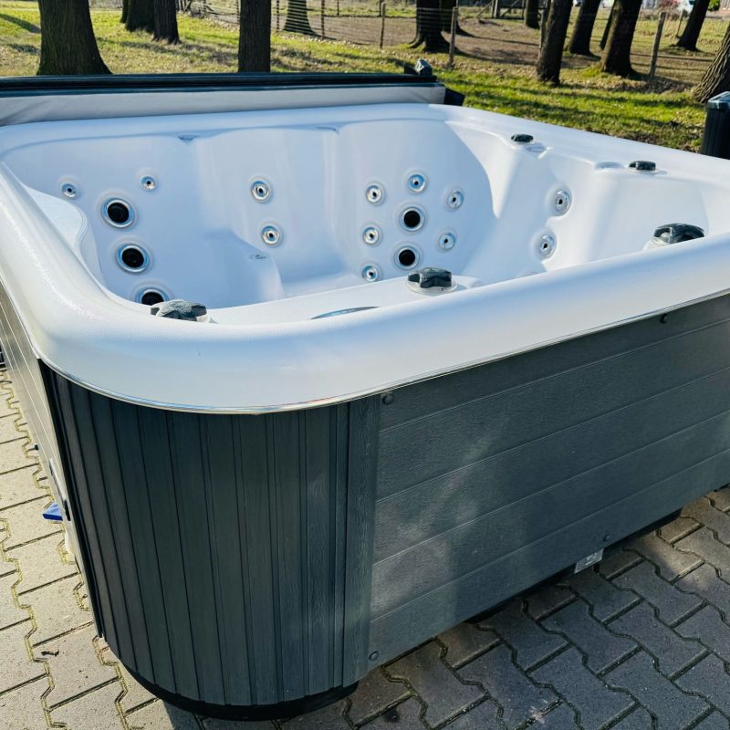 Spa 6 persoons merk Balboa (gebruikt)