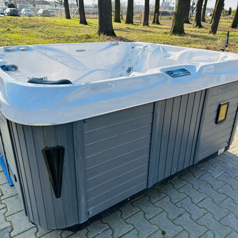 Spa 5 persoons merk Balboa (gebruikt)